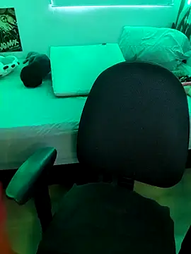 Tinawildd online show from March 22, 6:25 pm