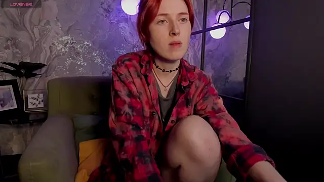 Freirenee online show from October 18, 2:42 pm