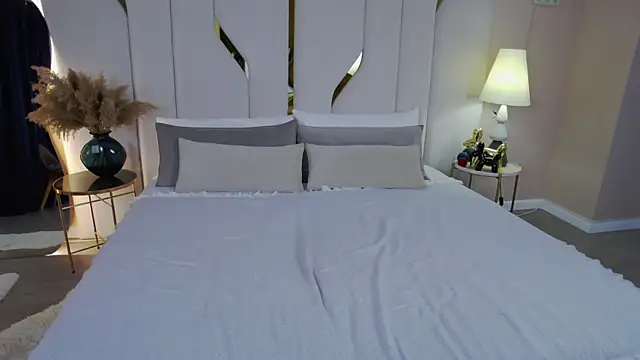 Lili Lohan online show from February 1, 7:12 pm