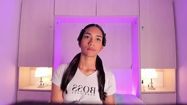 AnahiCollins online show from February 18, 11:53 am