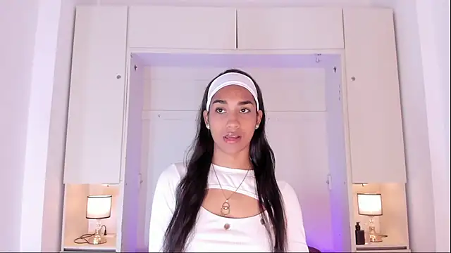 AnahiCollins online show from October 13, 11:35 am