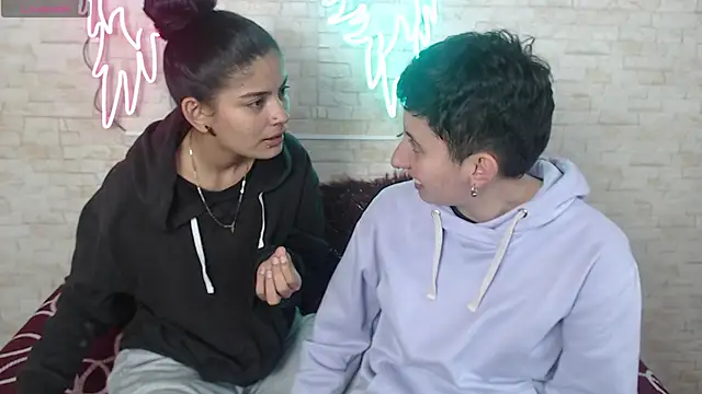 Gaby and Mei online show from October 17, 4:27 am