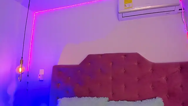 ScarletDesire  online show from October 27, 7:52 pm