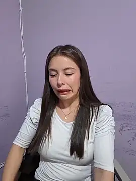 EmmaValencia  online show from March 18, 10:15 pm