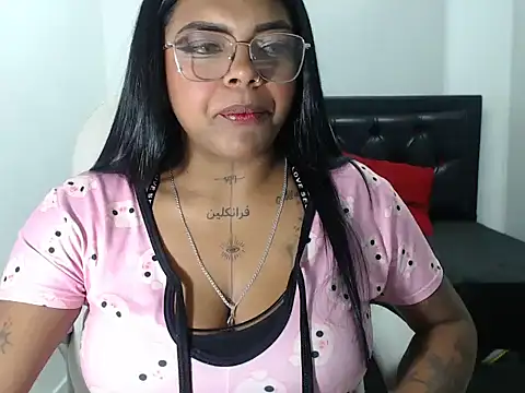 ParisBustamanterx online show from October 4, 3:45 am