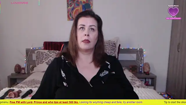 1Felicity1 online show from November 20, 7:31 am