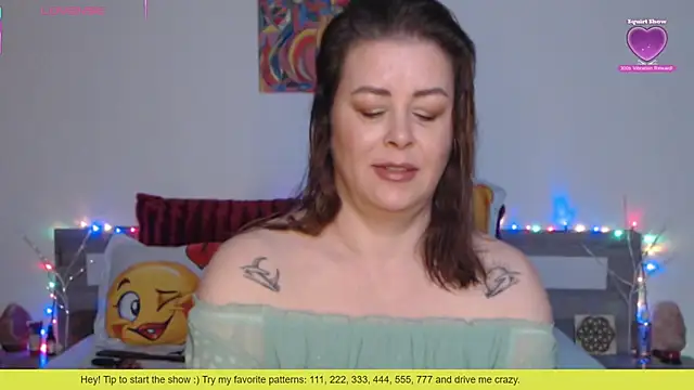 1Felicity1 online show from October 29, 5:01 am