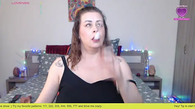 1Felicity1 online show from November 10, 11:27 am