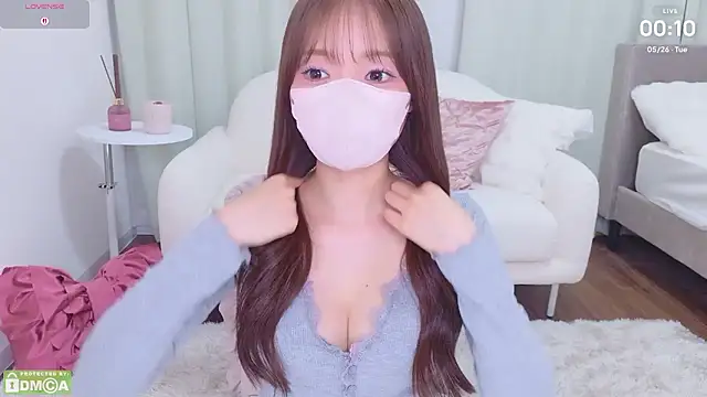 Seira  nn online show from May 25, 3:11 pm