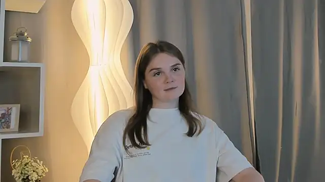 AddieRozo online show from September 30, 2:22 pm