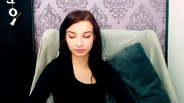 DominantLuna online show from June 7, 7:21 pm