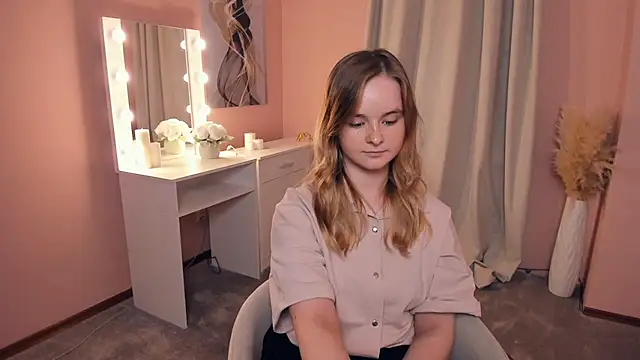 ChloeWestrum online show from October 1, 10:31 am