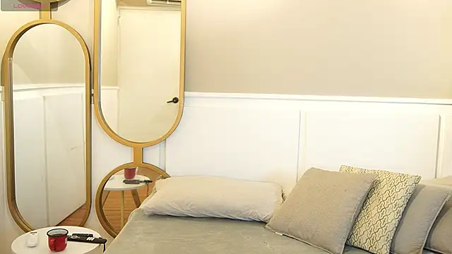 Roxy Vega online show from November 19, 8:47 am