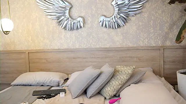 Roxy Vega online show from November 10, 12:11 pm