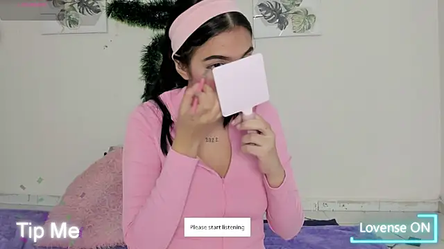 Ainoa Pink online show from December 3, 12:40 pm