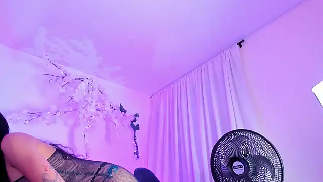 cloe taylor   online show from January 9, 4:28 am