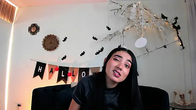 cloe taylor   online show from October 14, 4:26 am