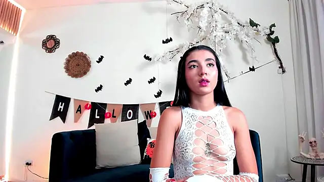 cloe taylor   online show from October 23, 3:34 am