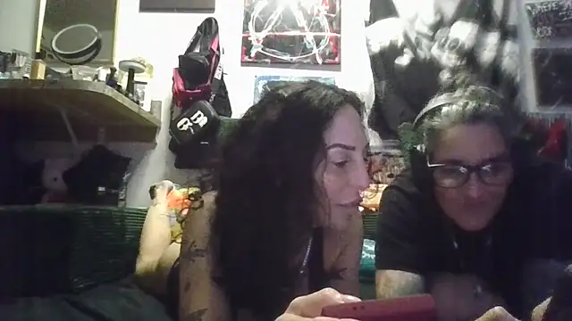inkdhollow1 online show from May 24, 5:28 am