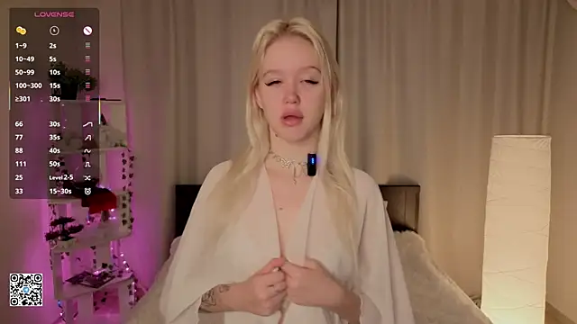 TrishAltsisi online show from October 5, 4:39 am