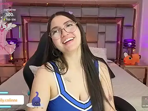 LilyColinns online show from October 2, 12:54 pm