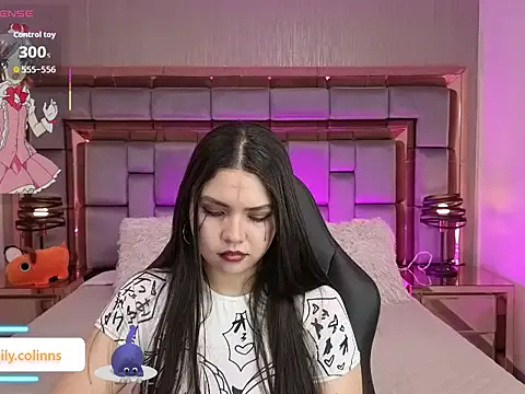 LilyColinns online show from October 3, 4:01 pm