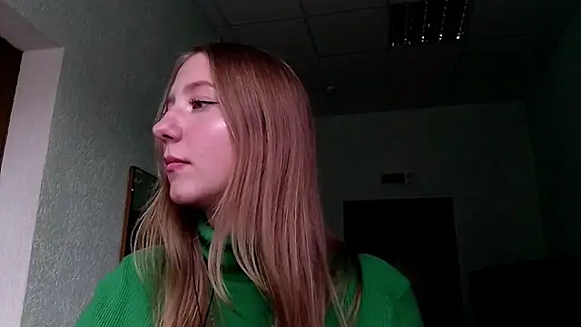 CarynFlaryn online show from October 1, 11:04 am