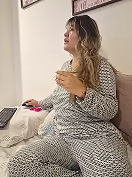 Zoe riivas online show from May 19, 11:17 am