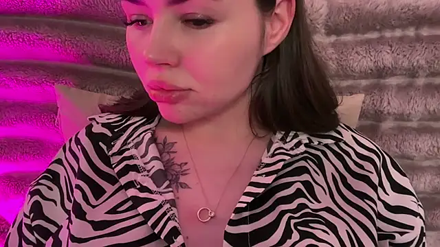 AlmaryKim online show from May 6, 8:02 pm