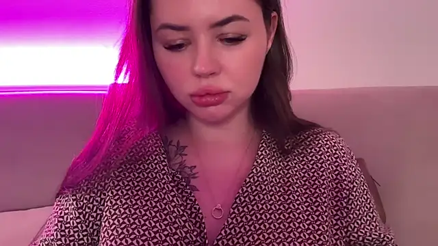 AlmaryKim online show from March 4, 8:59 pm