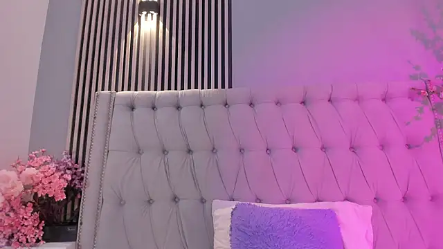 Xiomara Stwart online show from December 18, 3:55 am