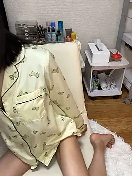 mia2 jp online show from May 18, 10:27 pm