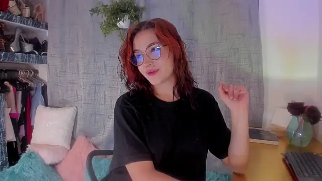 AmaruBloom online show from November 9, 5:47 am