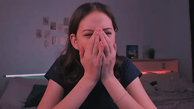 adelle046 online show from November 17, 12:39 pm