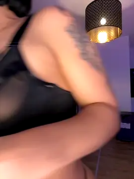 LaPetiteKim online show from October 16, 7:16 pm