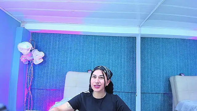 LeaMoreau22 online show from January 13, 2:28 am