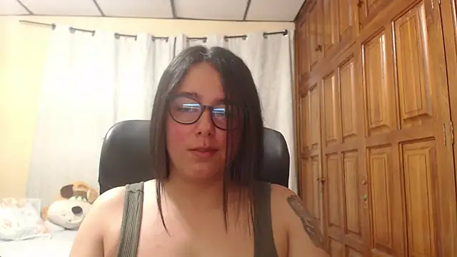 Venus cat  online show from May 29, 4:10 am