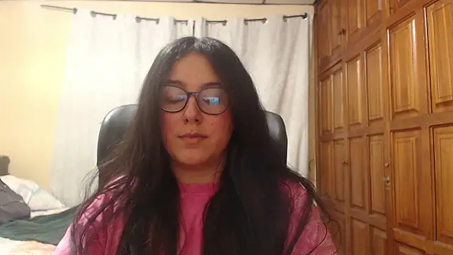 Venus cat  online show from May 27, 6:10 am