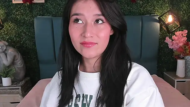 Rubyvixxen  online show from October 30, 4:04 am