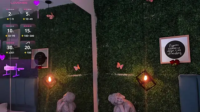 Rubyvixxen  online show from November 11, 3:13 am