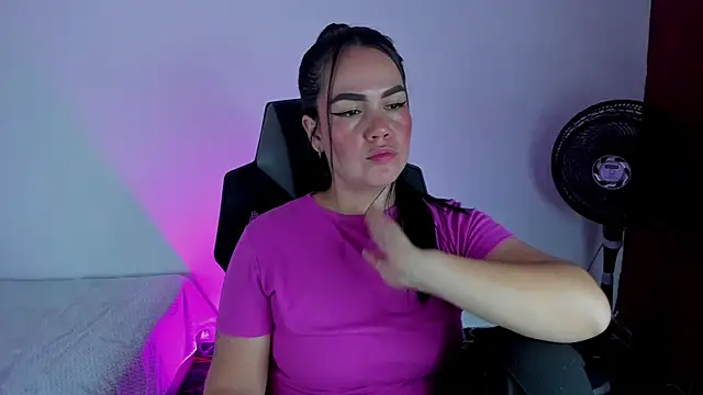 sweet charm  online show from January 11, 9:09 pm