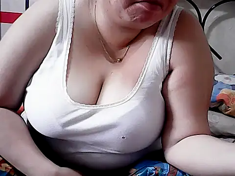 HornyPussie69 online show from April 9, 12:46 am