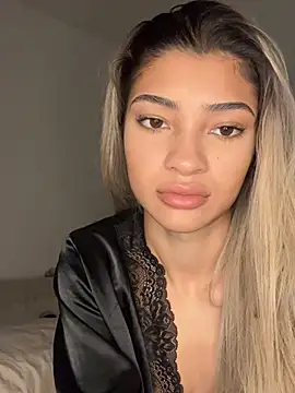 Honeyyyxo online show from January 9, 6:18 am