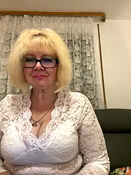 BoloshkaBlonda online show from November 12, 8:40 pm