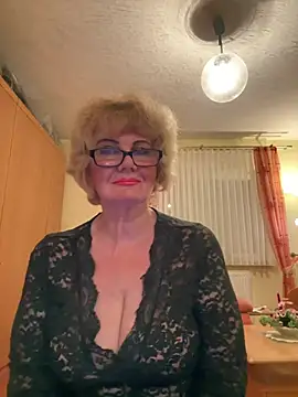 BoloshkaBlonda online show from May 7, 8:12 pm
