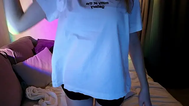 Snapshot of midnightMaya chatting on October 16, 9:28 pm midnightMaya online show from October 16, 9:28 pm