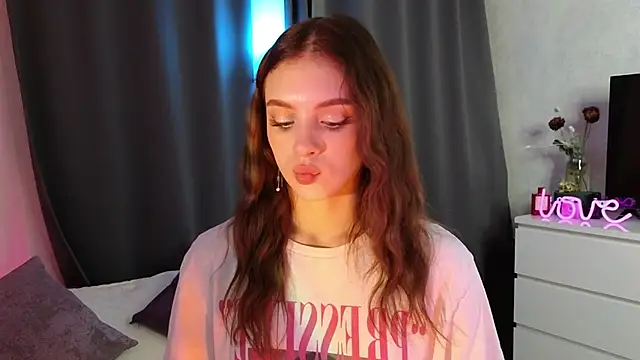 midnightMaya online show from November 5, 9:42 pm