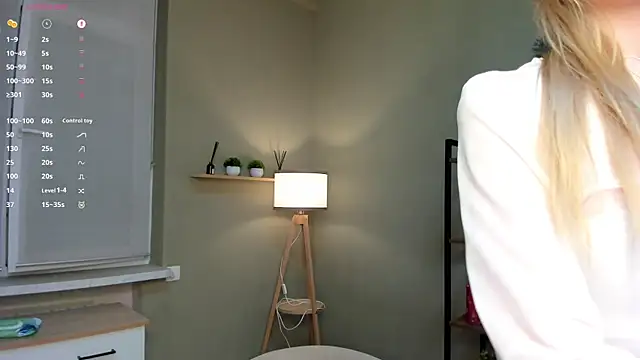 PocketDollX online show from March 25, 2:53 pm