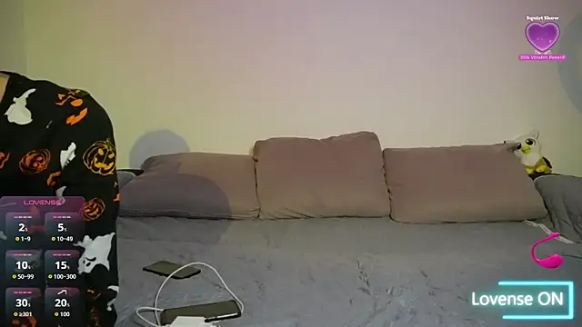 Dahliacruzz online show from October 22, 5:40 pm