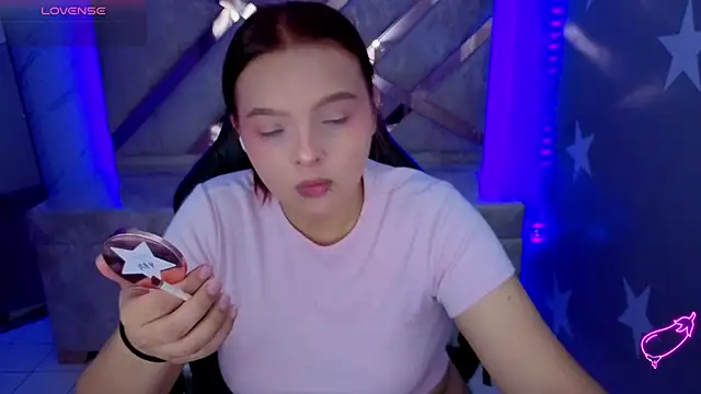 mia foster t online show from May 20, 1:08 pm